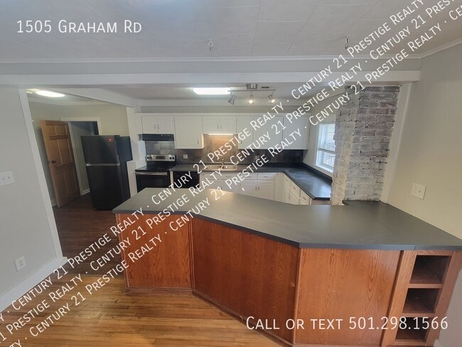 Building Photo - 1505 Graham Rd