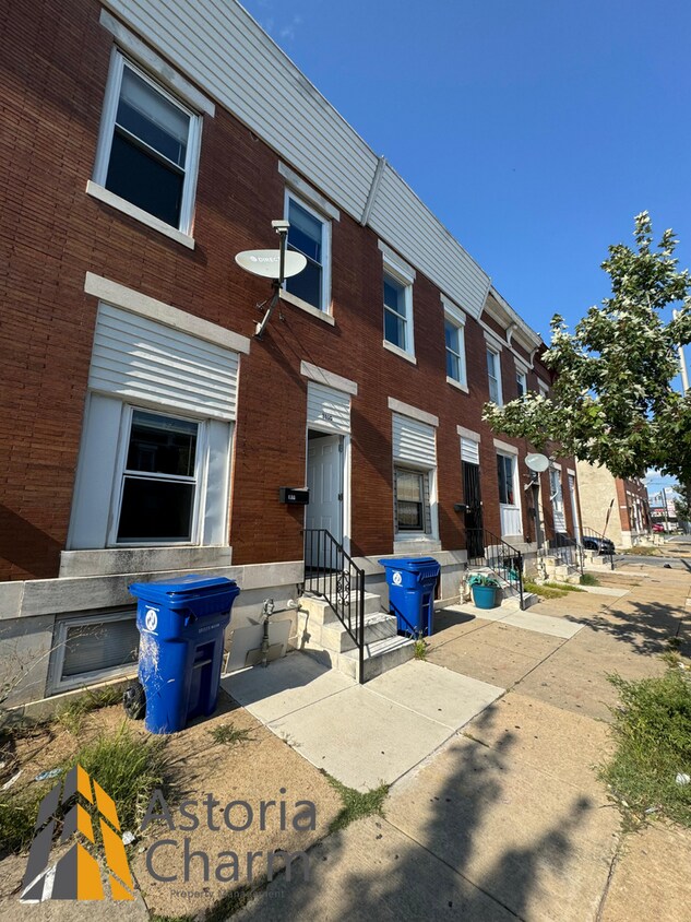 Primary Photo - Newly renovated 2BD/1BA + DEN home in East...