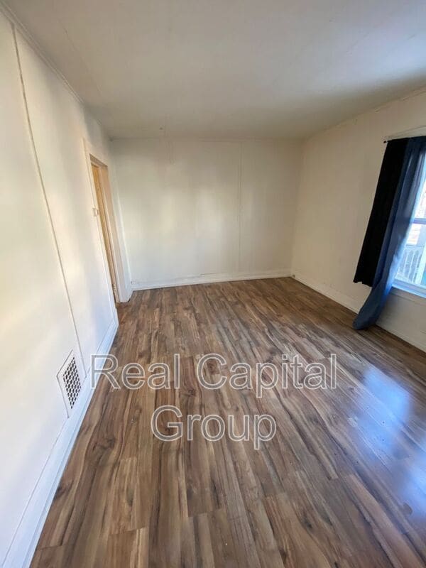 Building Photo - 709 Townsend Pl