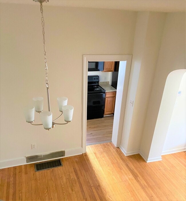 Photo - 21 W Winona Ave House