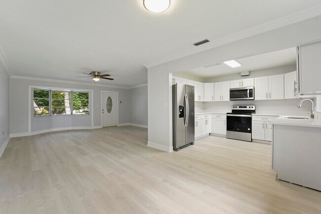 Foto del edificio - 1201 NW 7th Ct