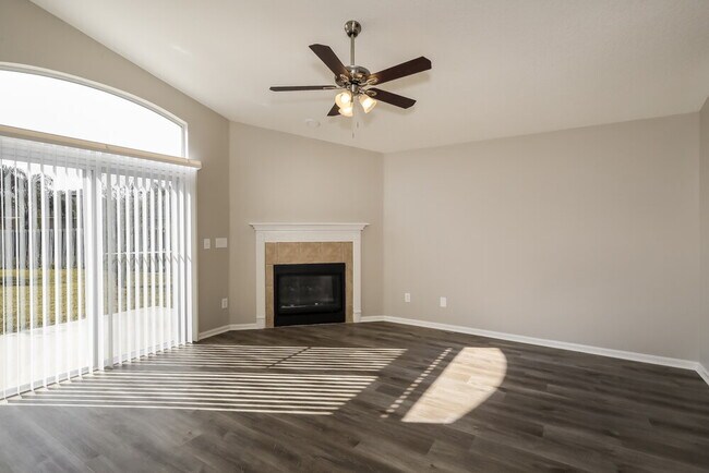 Building Photo - 179 Prince Phillip Dr