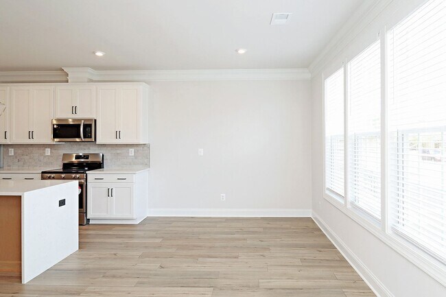 Foto del edificio - $500 off 1st Month's Rent! Pet-Friendly End-Unit Townhome in Crozet