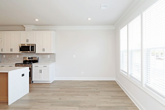 Building Photo - Hot Summer Special: $750 Off 1st Month's Rent + $0 App Fees