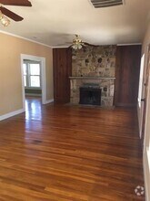 Building Photo - 1390 FM 1187