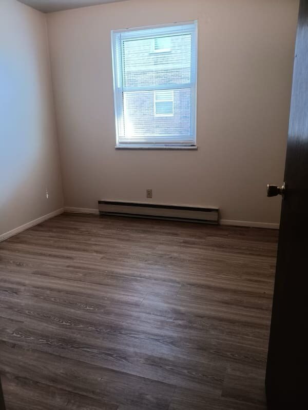 Building Photo - 675 Portis St