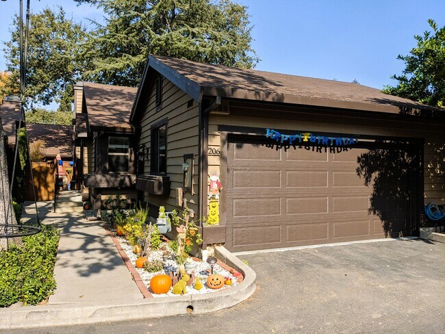 Photo - 206 Charter Oak Cir Townhome