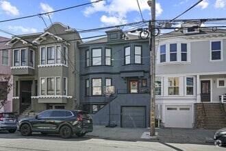Building Photo - 555 5th Ave