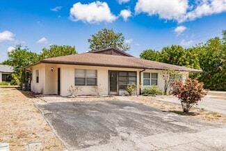 Building Photo - 5029 Rose Hill Dr