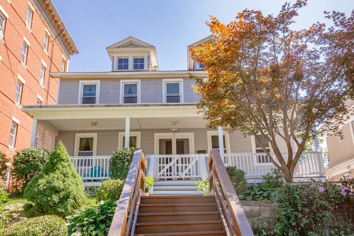 42 S Main Ave, Albany, NY 12208 House for Rent in Albany, NY