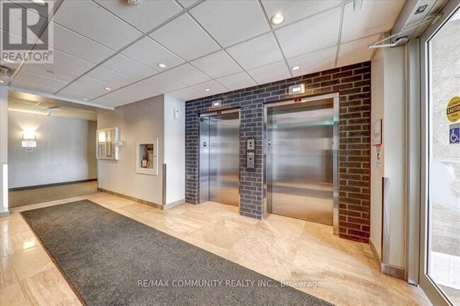 Building Photo - 7400 Markham Rd