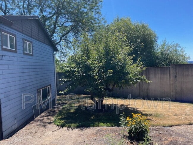 Building Photo - 11095 SE 92nd Ct