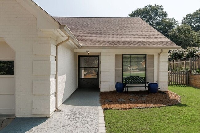 Foto del edificio - 112 Lucy Ln