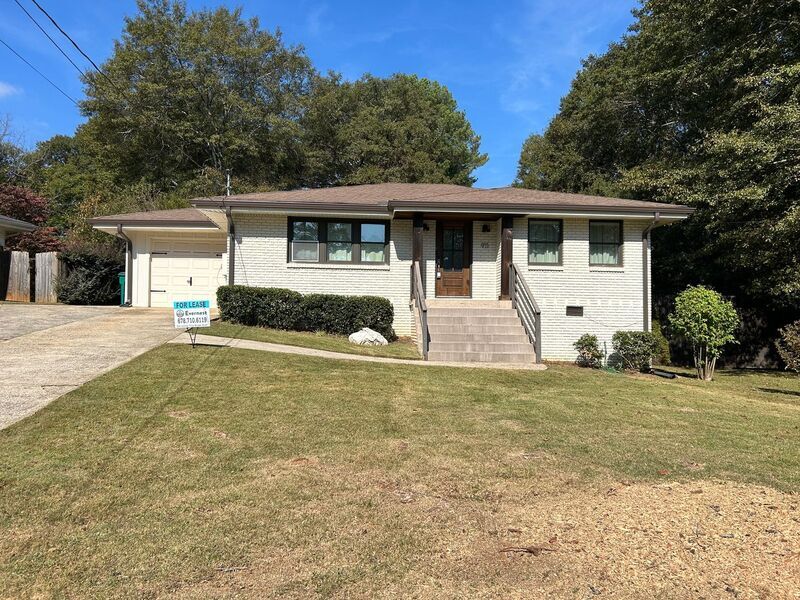 Foto principal - 911 Lake Ct