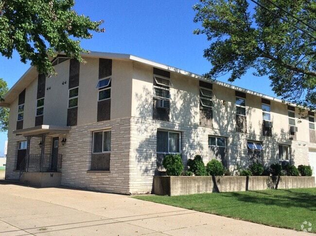 Building Photo - 2641 George St