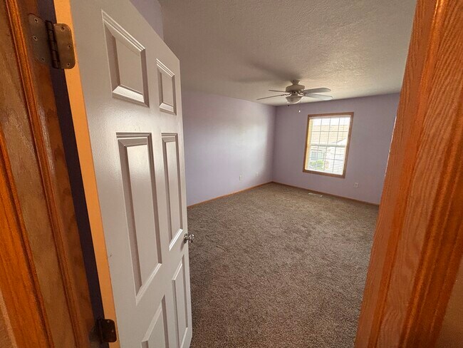 Foto del edificio - 1019 NE Greenview Dr