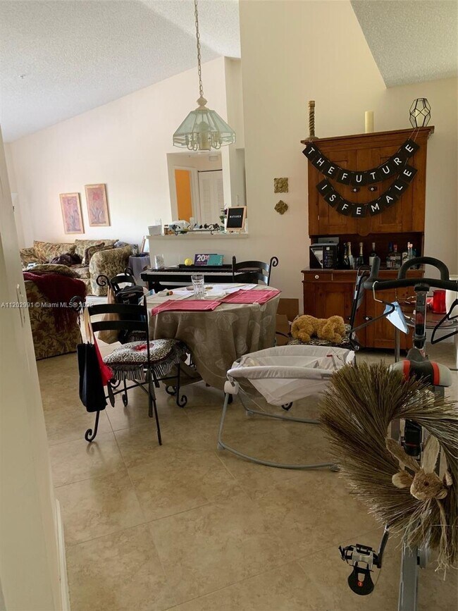 Foto del edificio - 6976 SW 39th St
