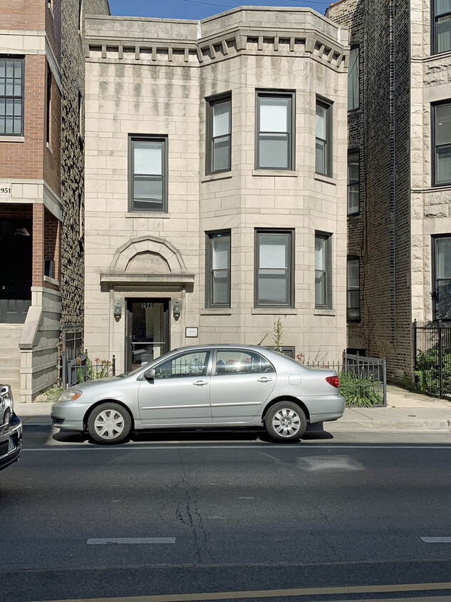 Primary Photo - 2949 N Halsted St