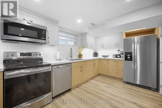 Building Photo - 23 Swanhurst Blvd