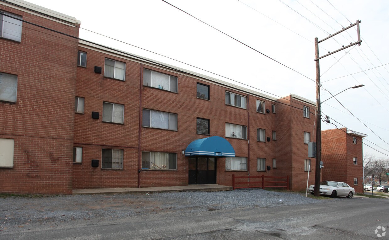 Building Photo - 5011 B St SE