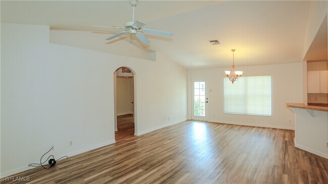 Foto del edificio - 203 Jack Ave N