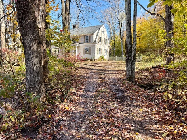 Foto del edificio - 221 Centennial Farm Ln