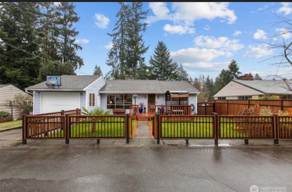 Photo - 14834 Fremont Ave N (Shoreline, WA)