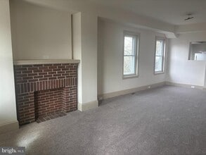 Building Photo - 1016 E Hector St