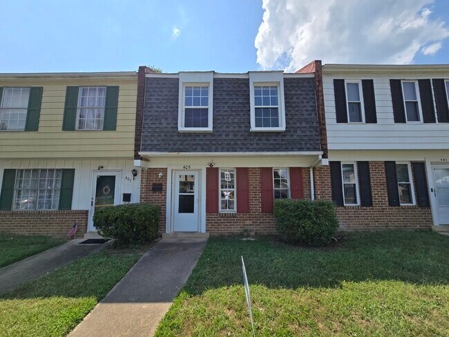 Foto del edificio - 405 Roxana Rd