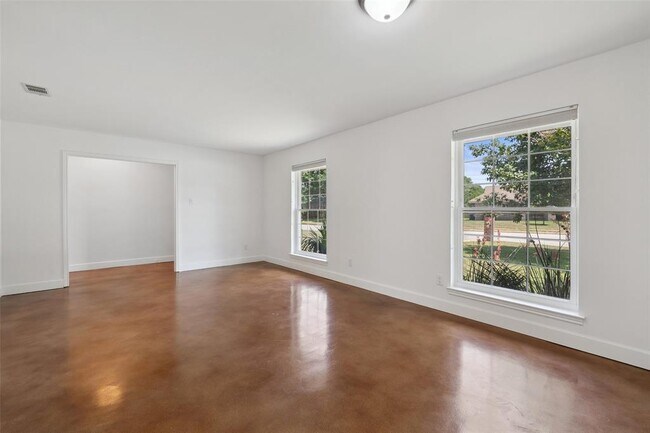 Foto del edificio - 7202 Squirrel Oak Cir