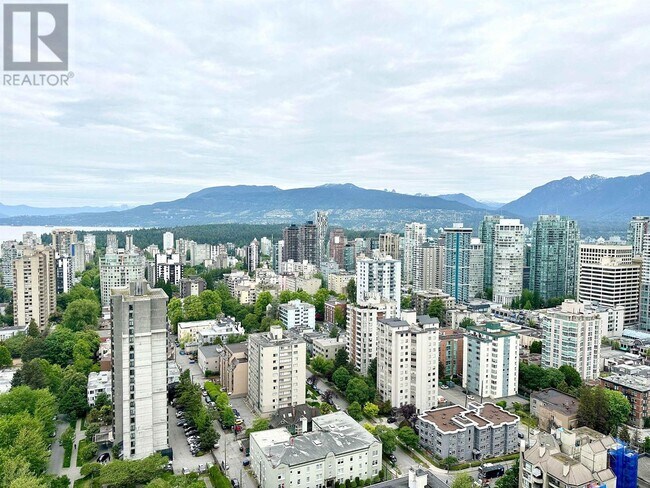 Photo du bâtiment - 918 W 49th Ave