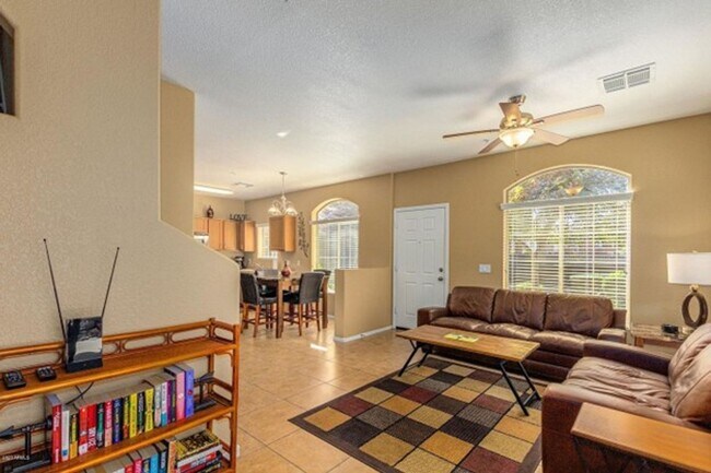Foto del edificio - 2 Bedroom, 2.5 Bath Townhome Available NOW!