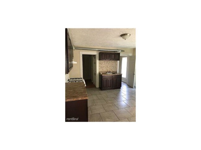 Building Photo - 3015 Spinks Rd