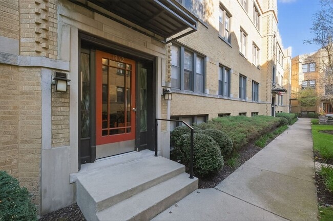 Building Photo - 1362 W Estes Ave