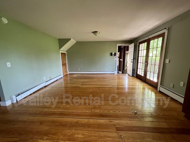 Foto del edificio - 121 Bay Rd