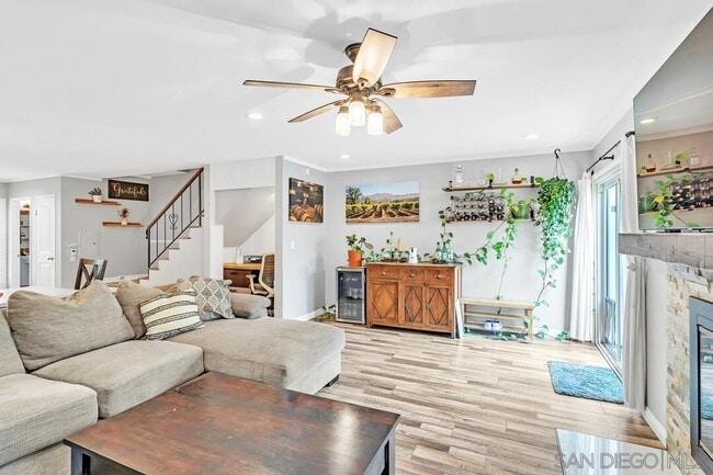 Building Photo - 3204 Loma Riviera Dr