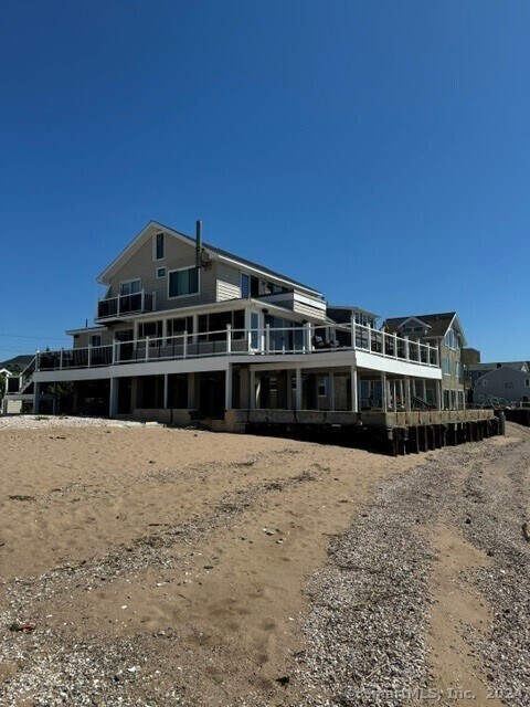 Primary Photo - 318 Cosey Beach Ave