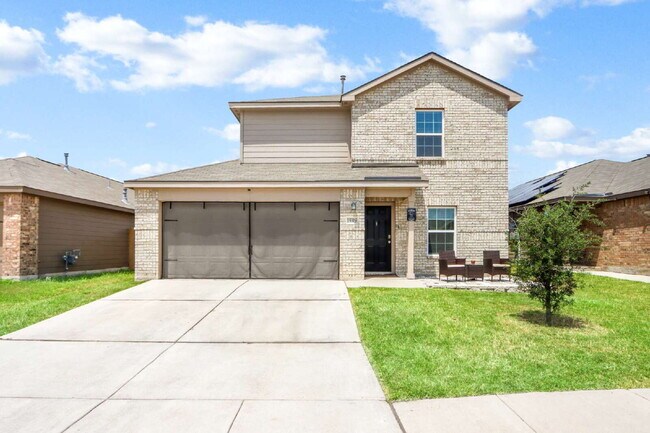 Building Photo - Charming 3-Bedroom Retreat with 2 Full Bat...