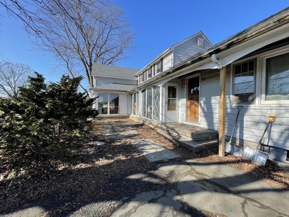 Photo - 174 Russell St (Hadley, MA)