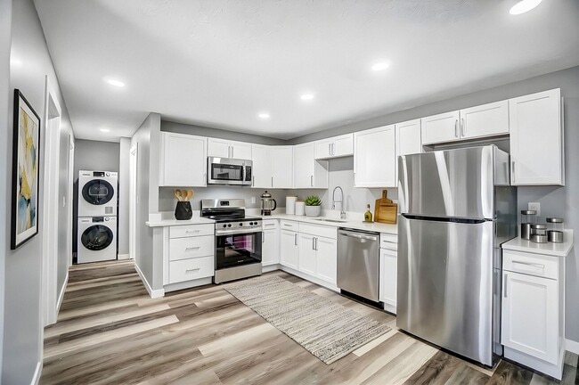 Building Photo - Cascade Ridge