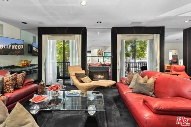 Foto del edificio - 540 N W Knoll Dr
