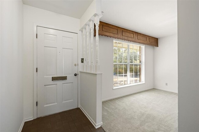 Building Photo - 6706 Willamette Dr