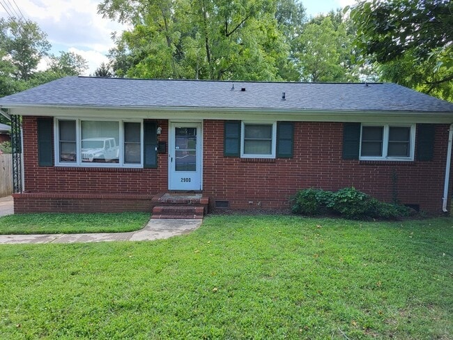 Building Photo - 2900 Hilliard Dr