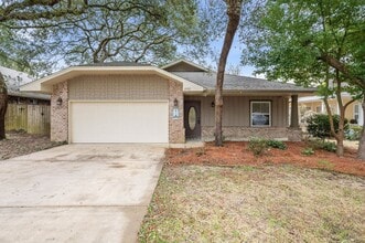 Building Photo - 2159 Bayshore Dr