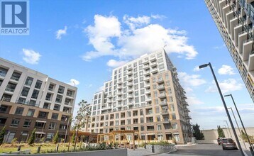 Building Photo - 8 Beverley Glen Blvd