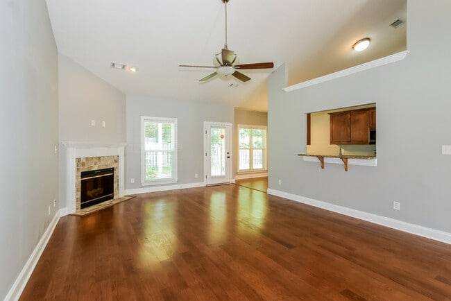 Building Photo - Spacious 4-Bedroom Home in Grovetown, GA