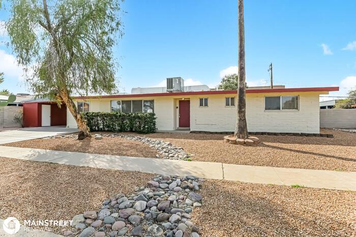 Primary Photo - 7126 E 34th St, Tucson, AZ 85710