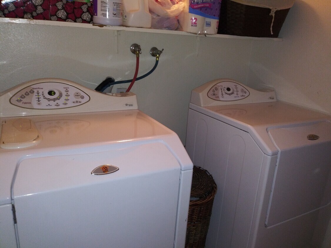 Primary Photo - 1292 Bobrich Cir