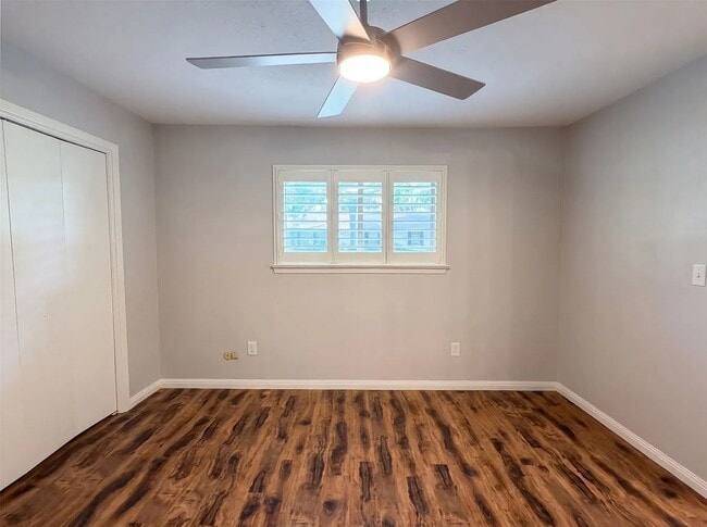 Building Photo - 1619 Woodcrest Ln