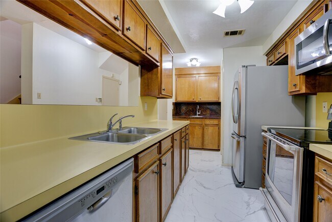 Foto del edificio - 6723 Belmont St